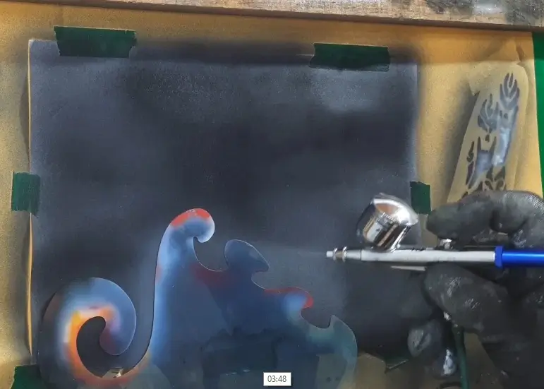 exemplo de uso de aerografo de gravidade